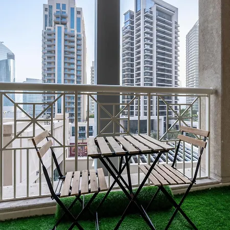 Luxurious Apartment Near Burj Khalifa & Dubai Mall Exterior foto
