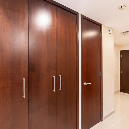 Luxurious Apartment Near Burj Khalifa & Dubai Mall Exterior foto