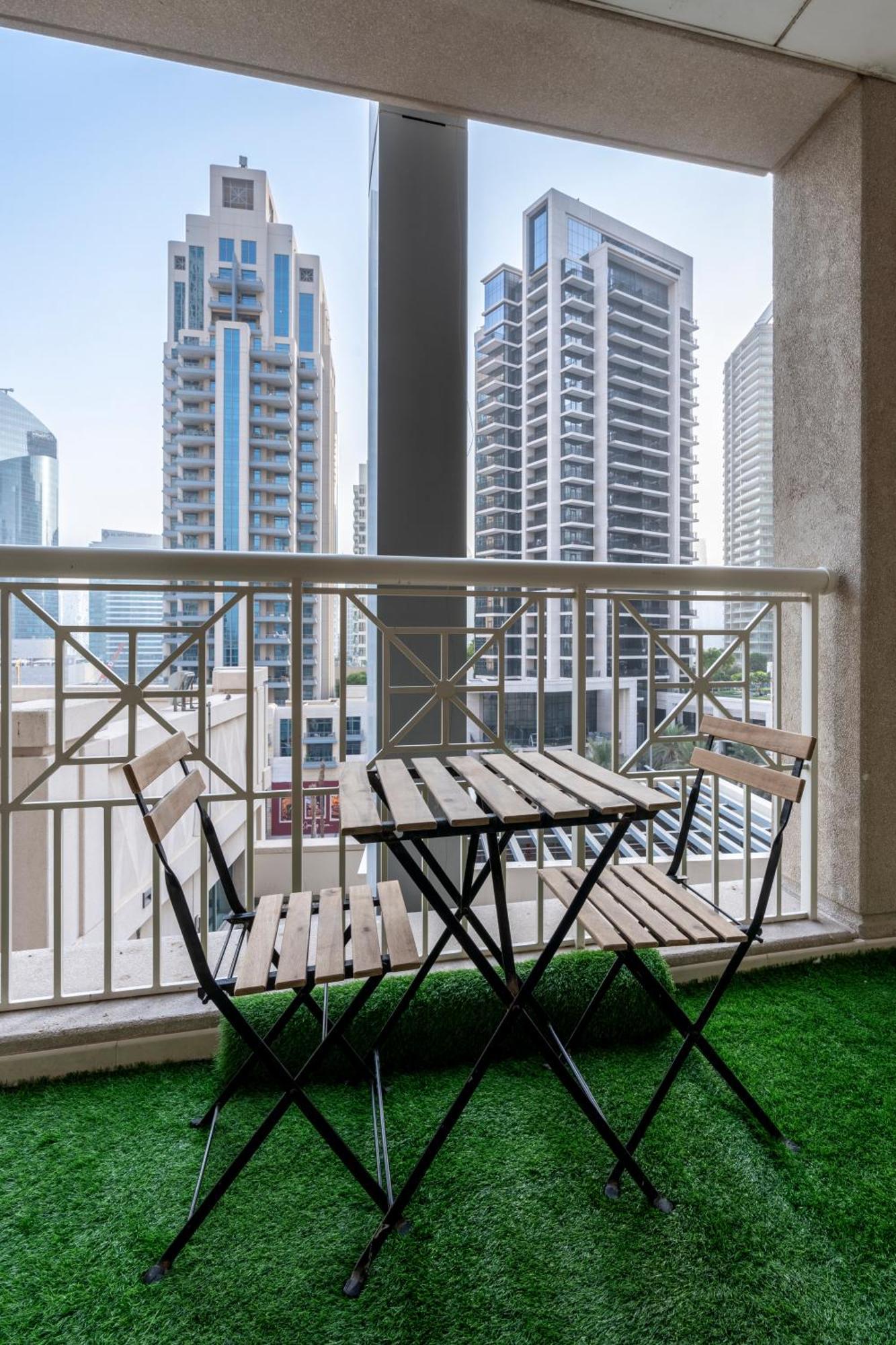 Luxurious Near Burj Khalifa & Mall Apartment Dubai